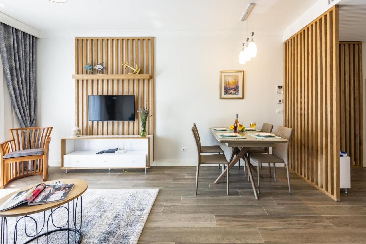 Lustica Apartments Central Тиват Екстериор снимка