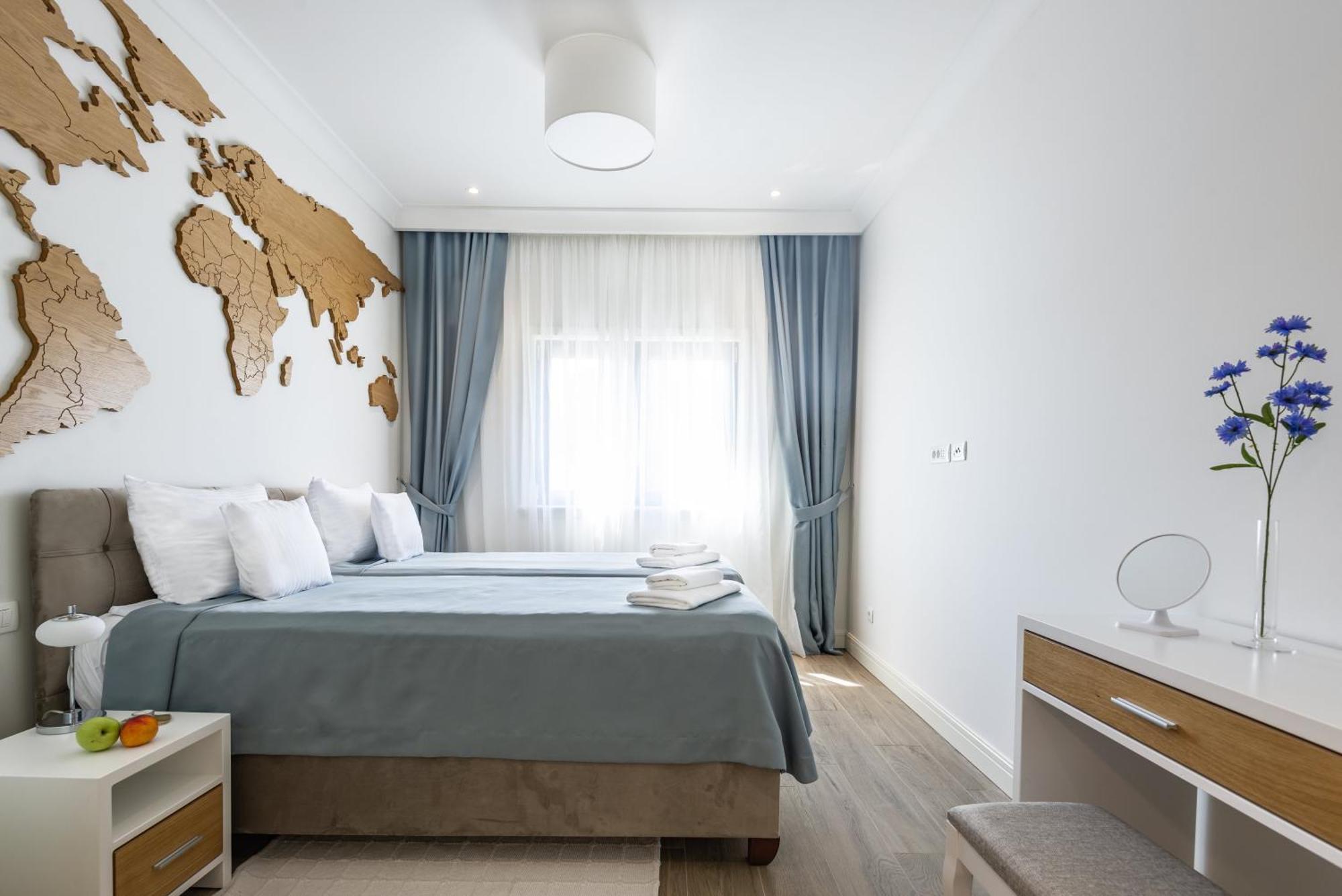 Lustica Apartments Central Тиват Стая снимка