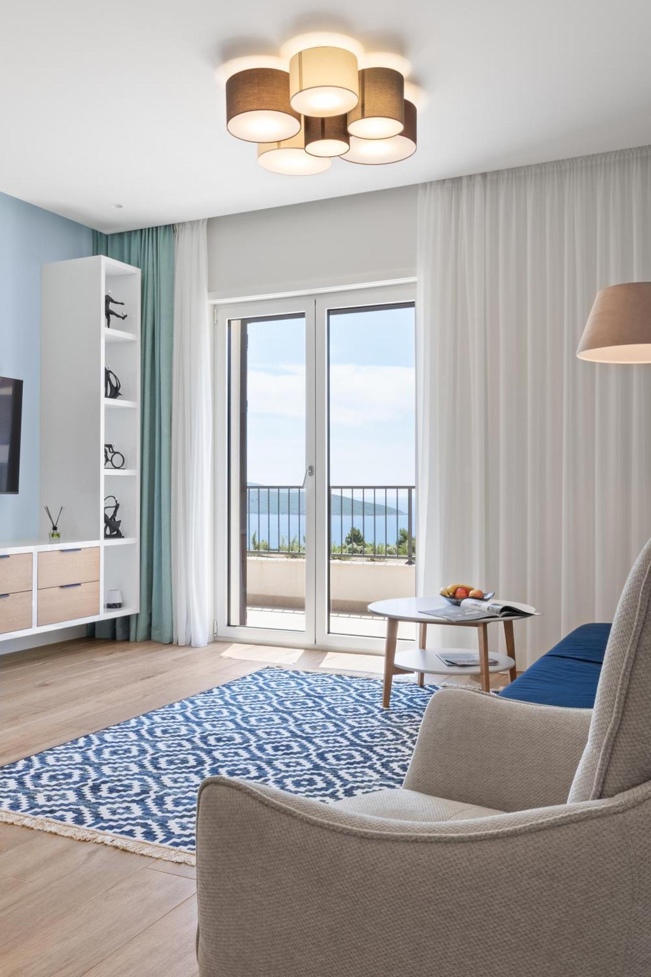 Lustica Apartments Central Тиват Екстериор снимка