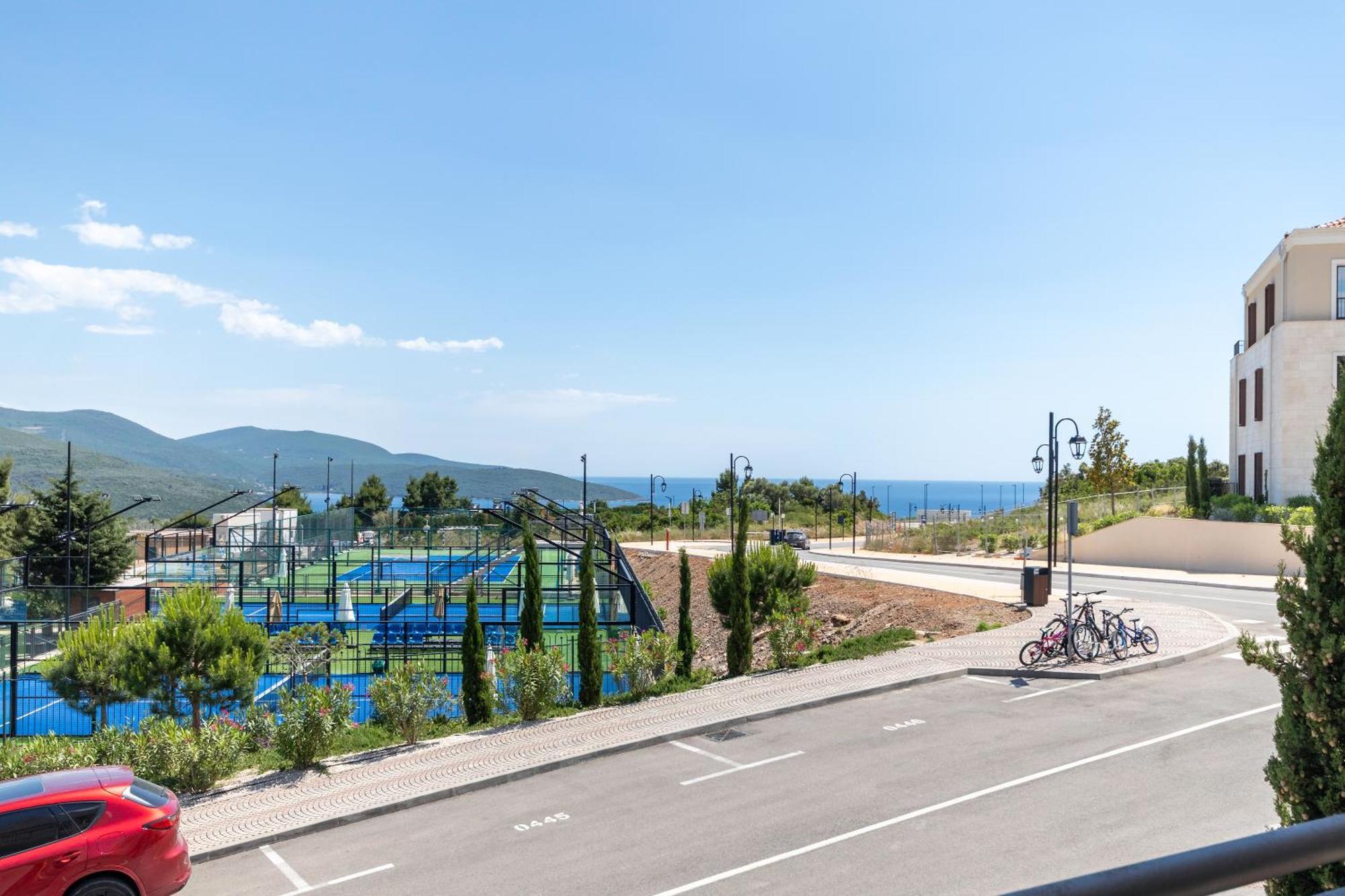 Lustica Apartments Central Тиват Екстериор снимка